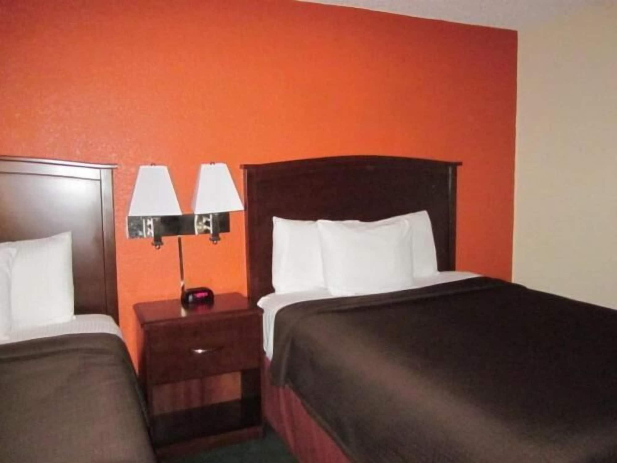 Americinn By Wyndham Plymouth Экстерьер фото